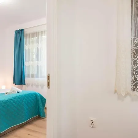 Peaceful Place - Vazov Street ヴァルナ