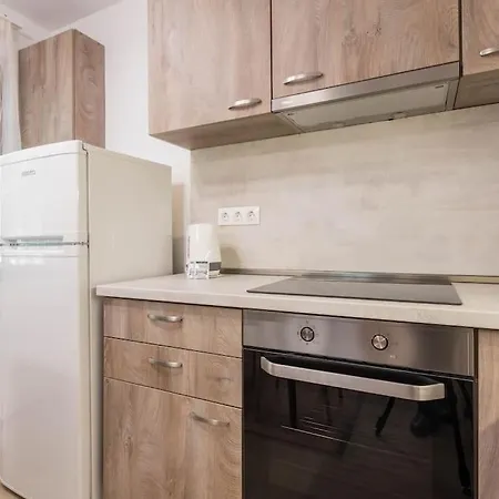 1br Place In The Center Of *